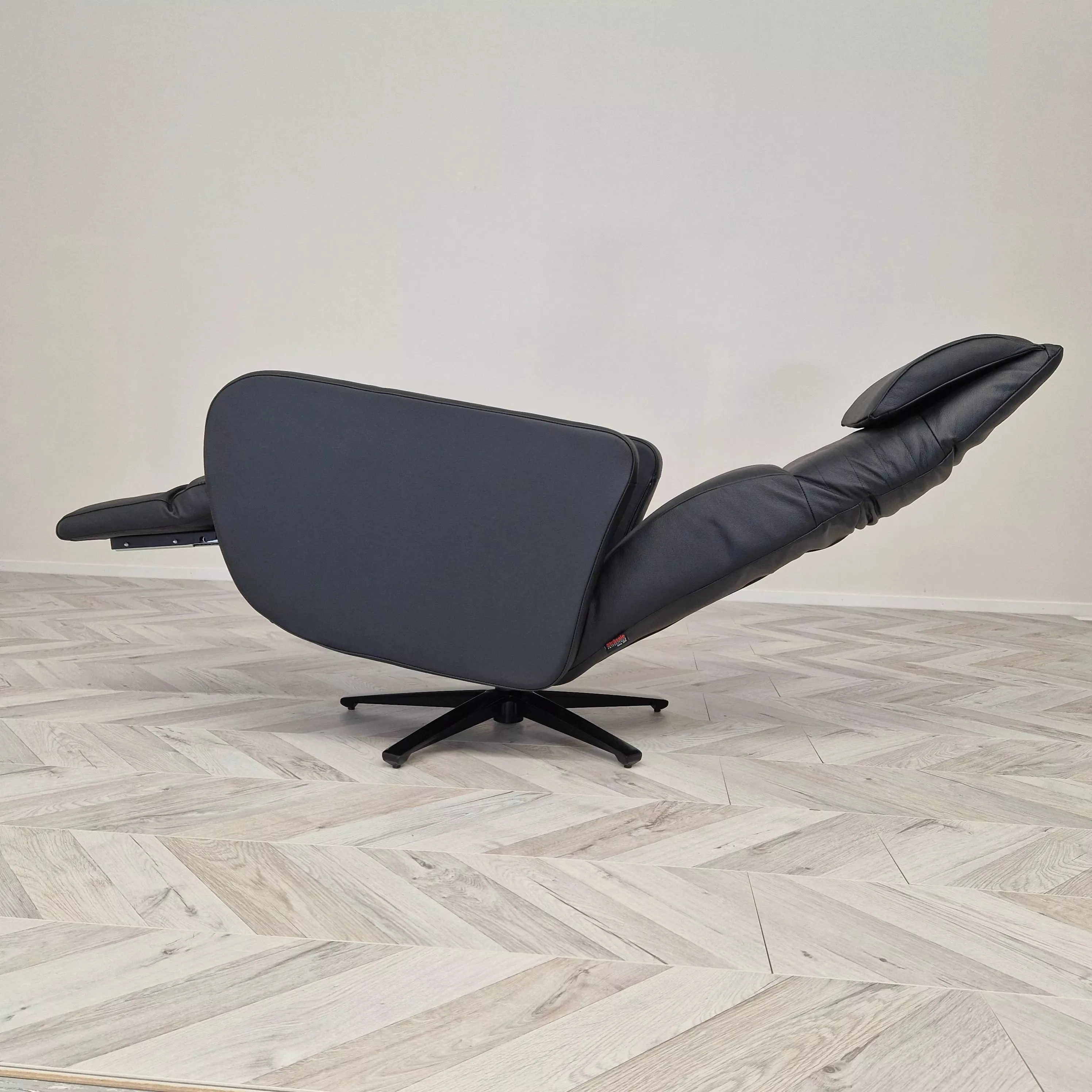 Flux Recliner